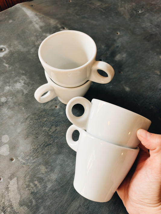 Lot de 4 tasses en porcelaine blanche