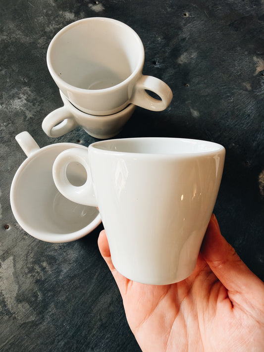 Lot de 4 tasses en porcelaine blanche