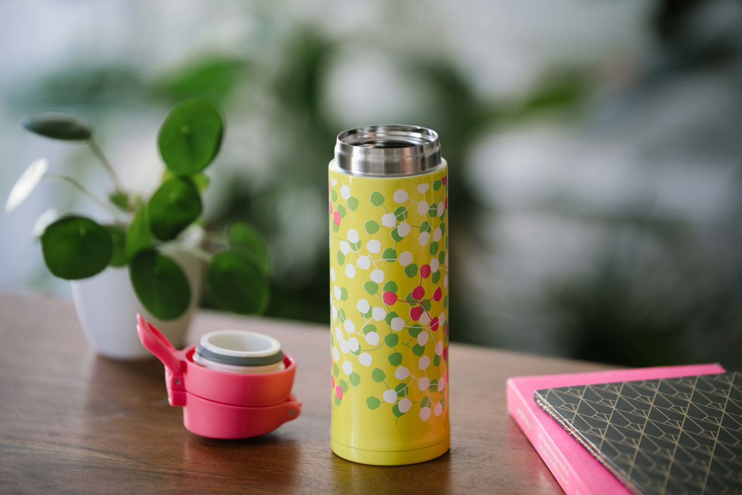 Thermos vintage In the shadow