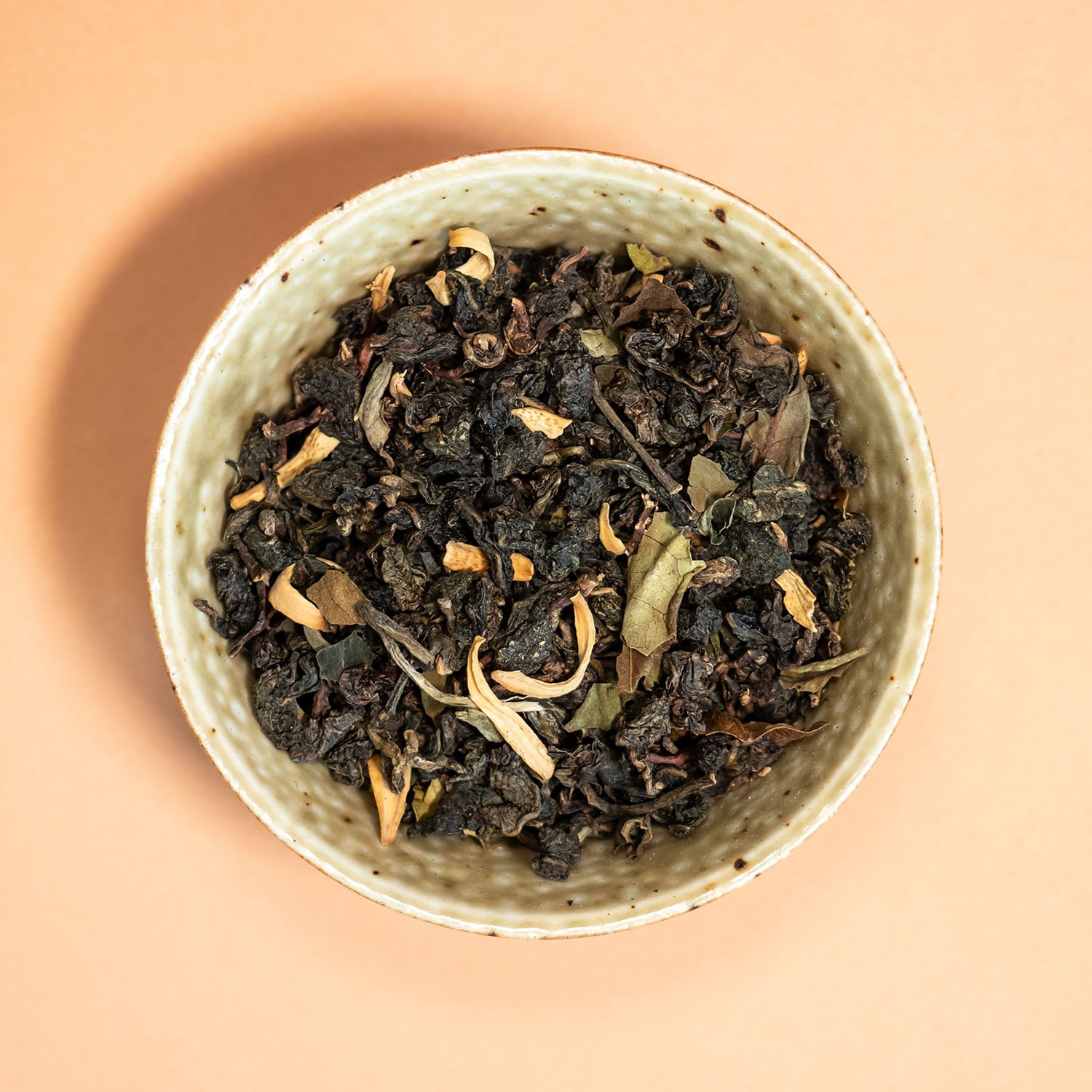 Thé blanc Oolong pêche et fleur d'oranger, origine Chine, à déguster chaud ou dans sa version infusion froide